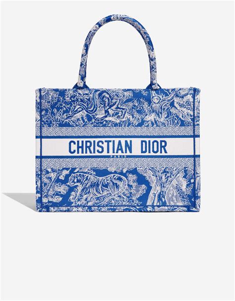 dior purse exchange policy.